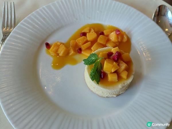 以上為香格里拉午餐之菜色，個人比較喜歡芒果甜點，不太甜，好清...