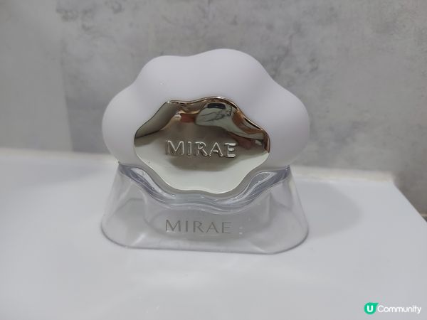 未來美洗面機唔貴，洗得好乾同有幾款光和熱能美容。