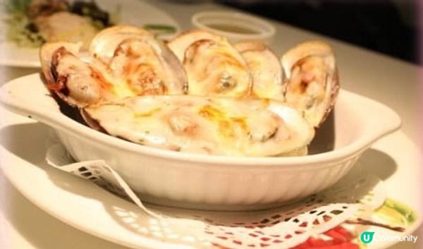 西餐裏面有沙律、湯、麵包做前菜，呢個意粉、鮮蝦牛柳……樣樣都...