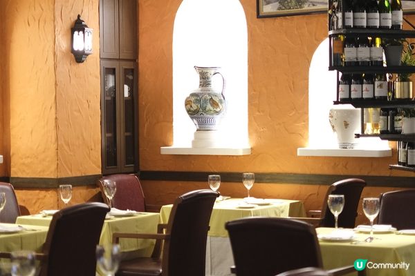 最近去了這家西班牙菜餐廳，環境超舒服，加上陽光照射下，令整個...