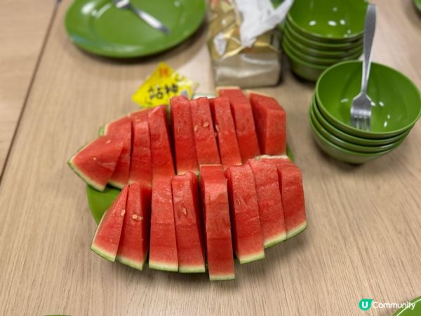 大嶼山長沙海灘，浸一浸海水和吃一吃西瓜，健康又消暑！