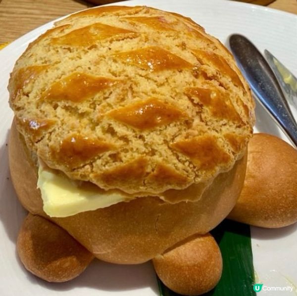 小龜造型脆皮菠蘿油·外皮超級香脆，牛油味超濃郁，好好味