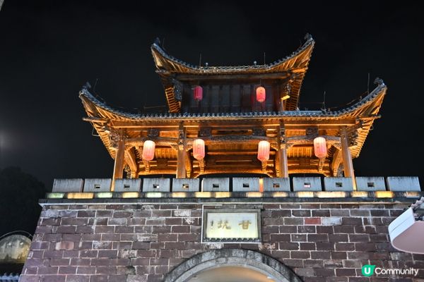 深圳甘坑古鎮的晚上,,,燈飾非常漂亮,值得遊覽?