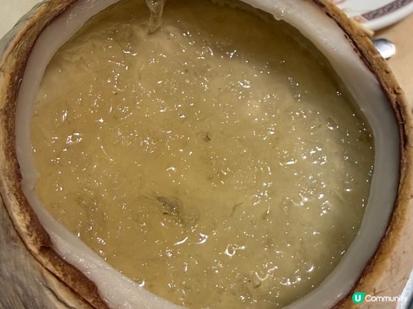 燕窩椰皇，龍珠酒樓，33元一個，非常抵食