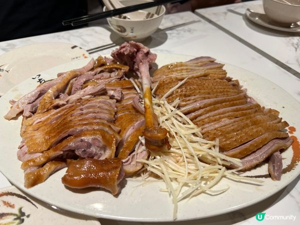 台北阿城鵝肉，米芝連推薦，煙燻鵝肉每片夾起來不但厚薄度一樣，...