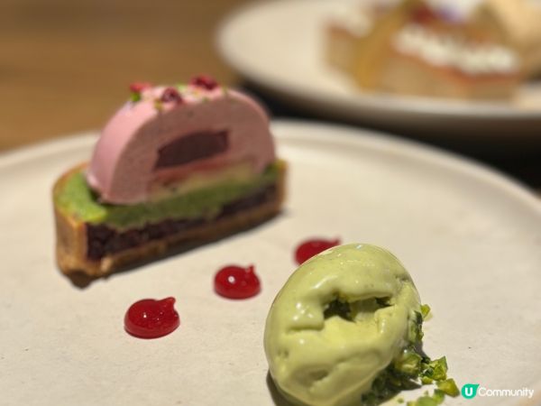 早前的生日飯來到了尖沙咀藝術中心的HUE，餐廳景觀對正維港景...