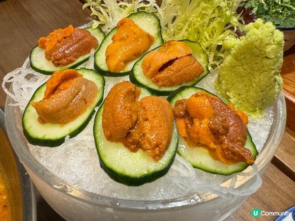 九龍城特色火鍋店，裝修有霓虹光管，還有龍鳳呈詳，食物新鮮美味...