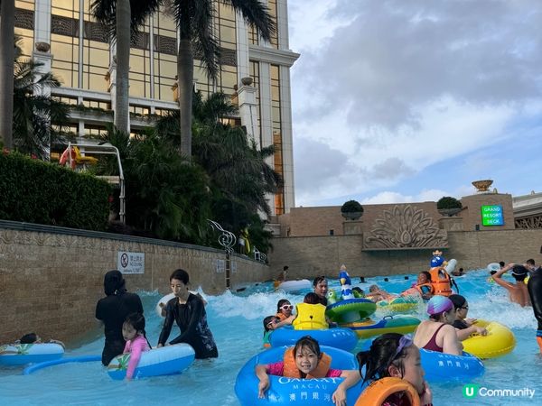 帶小朋友去水上樂園 係夏天必修課。