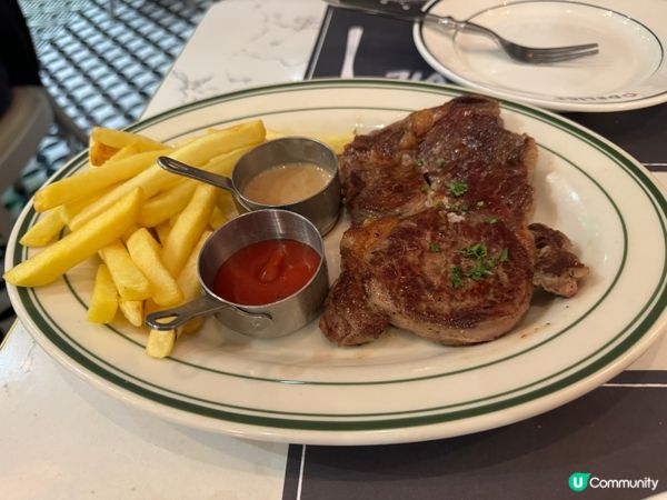 香草醬焗田螺、美味的黑毛豬及肉眼扒，令人食指大動！