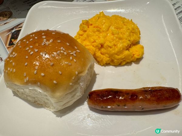 這是荃灣紅豆冰室，真材實料，性價比高。店內多數是卡位，而且是...