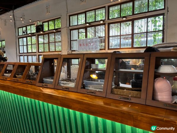 台灣嘉義｜廢溫室Greenhouse café，真的是在超大型溫室森林裡吃飯？！