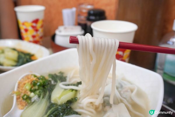 今次由曾住西環的朋友帶路去一間老字號上海麵店！