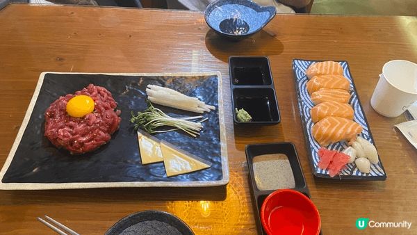 好去處地點韓國首爾，推介原因係十分多美食，有吐司生牛肉刺身和...