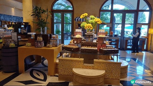 去澳門食甜品，一定要食葡撻，更加要食自助餐，因價錢實惠又多甜...