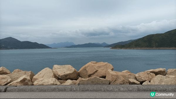 萬宜水庫東壩，有六角柱、破邊洲、麥理浩徑、無盡的太平洋和壯觀...