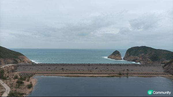 萬宜水庫東壩，有六角柱、破邊洲、麥理浩徑、無盡的太平洋和壯觀...