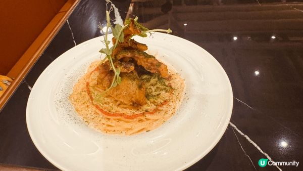 香港cafe 坐得好舒服，好好味😋😋😋😋😋😋😋😋...
