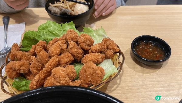 好味的酸辣米線及鹽酥雞