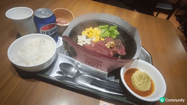 平民美食。。銀咖啡鐵板餐。大大份。飲品，甜品齊全。。一家3口...
