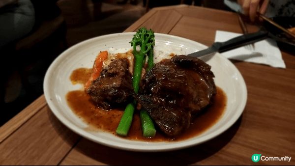 牧羊少年九龍灣分店，牛面肉，蘑菇貓耳朵。牛面肉很推薦，醬汁也...