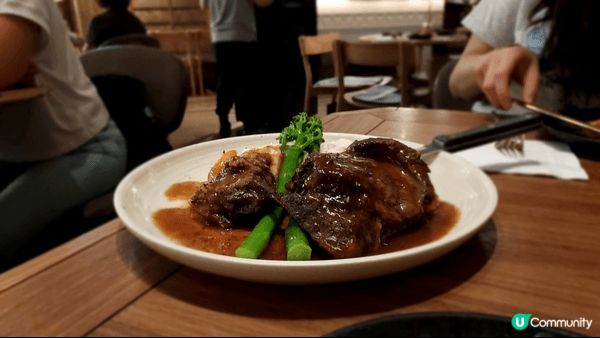 牧羊少年九龍灣分店，牛面肉，蘑菇貓耳朵。牛面肉很推薦，醬汁也...