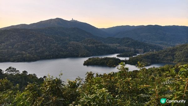 周日一家人去了城門水塘，陽光明媚，微風迎面撲來，心情也跟著歡...