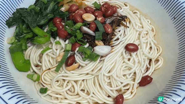 故宮博物館：好多文物睇，可以近距離望而且好靚；遇見小麵：碗麵...