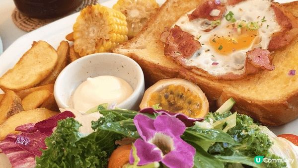 清迈，一個讓時間慢下来的古城。在這裡，你可以清晨在布帕壤寺静...