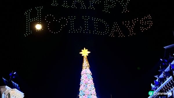 趁住迪士尼20週年連聖誕，入去感受聖誕濃厚的氣氛😍就好似走進...