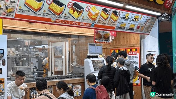 那霸名店「福助玉子燒」是使用自產雞蛋的外帶專賣店。超厚的玉子...