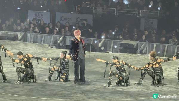 今個聖誕，我約咗姜B同蕭敬騰一齊渡過，唔知有冇人同我一樣呢。...