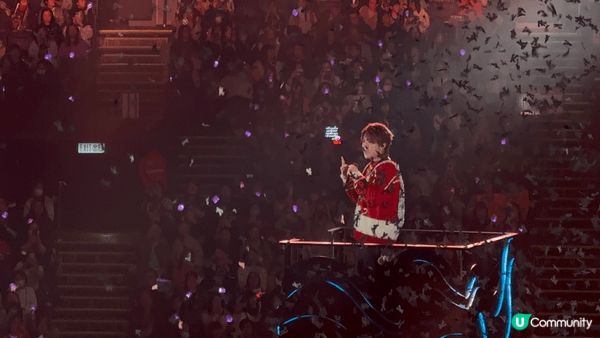 今個聖誕，我約咗姜B同蕭敬騰一齊渡過，唔知有冇人同我一樣呢。...