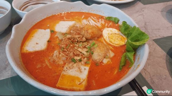 新泰東南亞餐廳位於龍城崇光啟德店食匯堂14樓，午餐：海南雞飯...