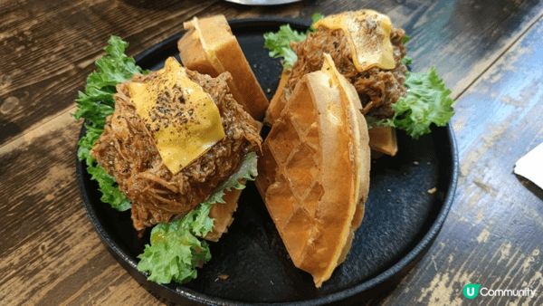 新蒲崗的「窩子」是一間主打創意西式料理的小店，環境溫馨，木系...