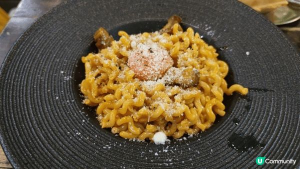 新蒲崗的「窩子」是一間主打創意西式料理的小店，環境溫馨，木系...