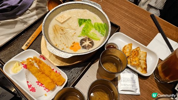 日本拉麵萬變不離其中，最基本有彈牙嘅拉麵，濃厚嘅湯底， 爽滑...