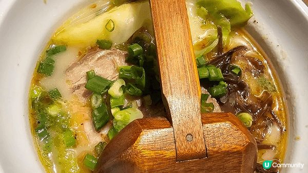 日本拉麵萬變不離其中，最基本有彈牙嘅拉麵，濃厚嘅湯底， 爽滑...