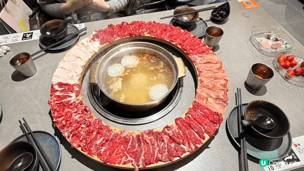 「就犟牛肉火鍋」將潮汕牛肉的鮮，提升至儀式般的境界。踏入店內...