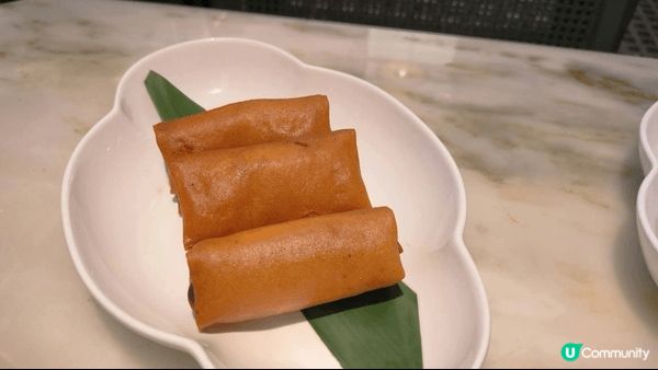 1️⃣茶☕️：有龍井綠茶/紅茶可以選擇，茶味清香不澀