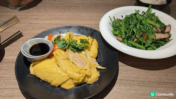 這間喺屋村裏面嘅沒有檸檬嘅檸檬茶餐廳，小菜海南雞、麻辣雞煲、...