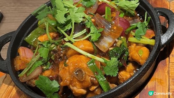 這間喺屋村裏面嘅沒有檸檬嘅檸檬茶餐廳，小菜海南雞、麻辣雞煲、...