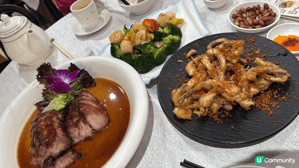 以上3 張相片是本人最喜愛的菜式，首先就是蒜蓉辣椒炒鮑魚，非...