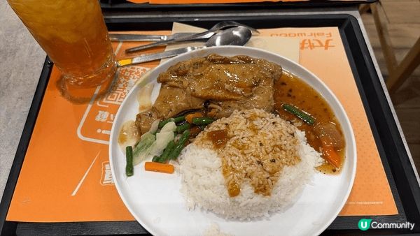 大X活屬於本地連鎖快餐店，主打「快、平、靚」，選擇多又有本地...