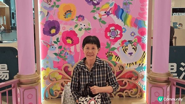 荷里活廣場新年期間打造成粉彩系花鳥世界，讓你走進一場結合藝術...