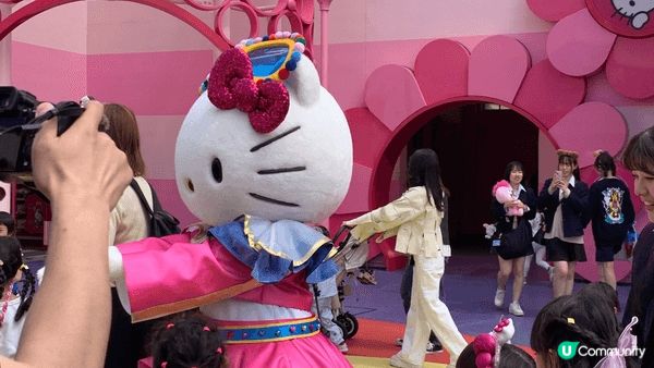 我超級喜歡 Hello Kitty，因為佢可愛又溫柔，設計簡...