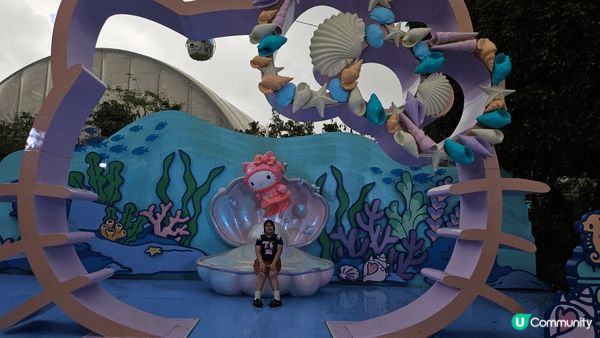 3張照片都在海洋公園拍攝，我從小就很喜歡Sanrio的角色，...