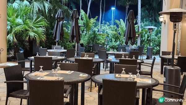 黄金海岸酒店，自助餐除了食物質素高，戶外環境，絕對讓人感受到...