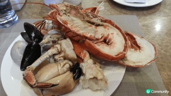 食物選擇多，海鮮極吸引，回本性價比超值，甜品優質大推，完美自...