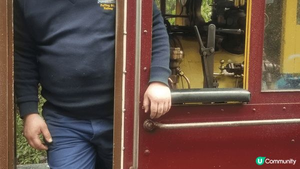 墨爾本的小火車，很有特色，又不貴，交通方便，景色又美，服務人...