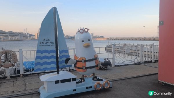 釜山遊艇出海睇廣安里無人機表演，最吸引的是可以在海上避開人潮...